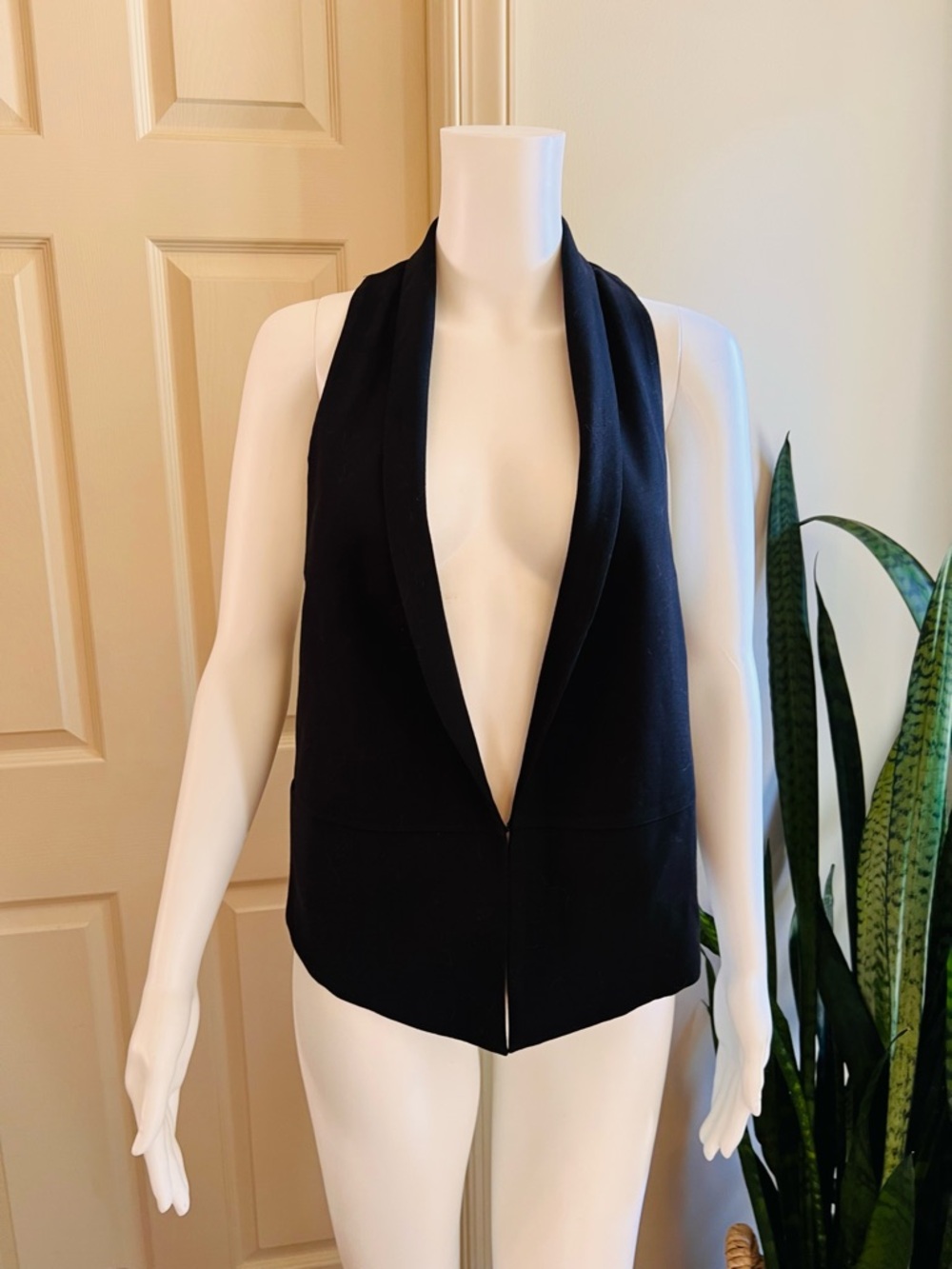 CAbi Black Racerback Vest Size Small Lined Hook Eye Pockets Career Layering